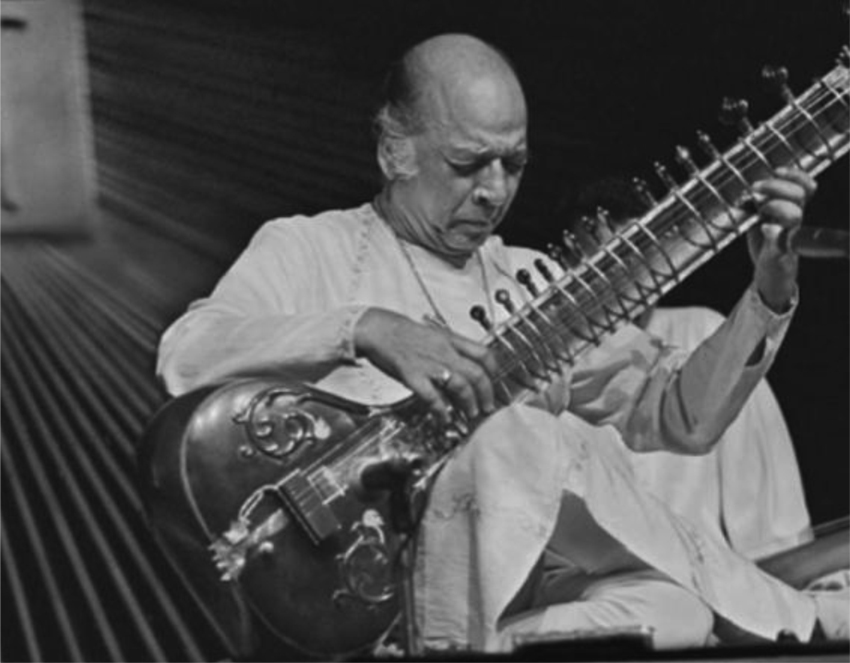 সুরসাধক ওসত্মাদ বিলায়েৎ খাঁ