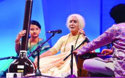 সরোদের সুরমূর্ছনায় শুরু, খেয়ালের অনুরণনে শেষ