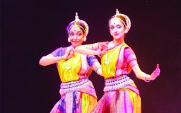 শাস্ত্রীয় সংগীত উৎসব নৃত্য-গীতে বিদ্যুৎ চমক