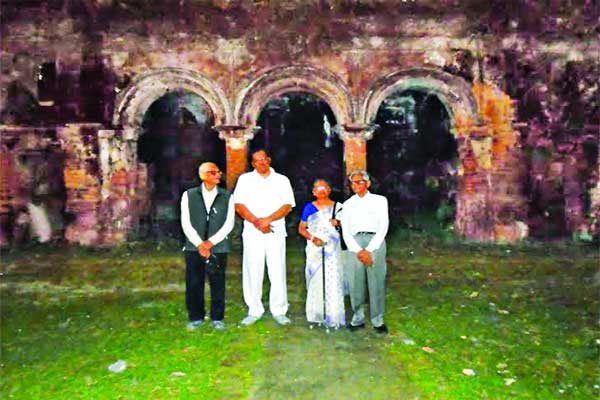 কটিয়াদীতে পণ্ডিত অজয় চক্রবর্তী মন চায় বারবার এই ভিটায় আসি