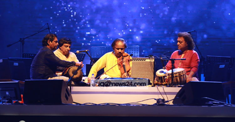 সুরের মূর্ছনায় মেতেছে বেঙ্গল উৎসবের প্রথম রাত