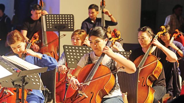 মঞ্চের আলো জ্বলবে আজ সন্ধ্যায়